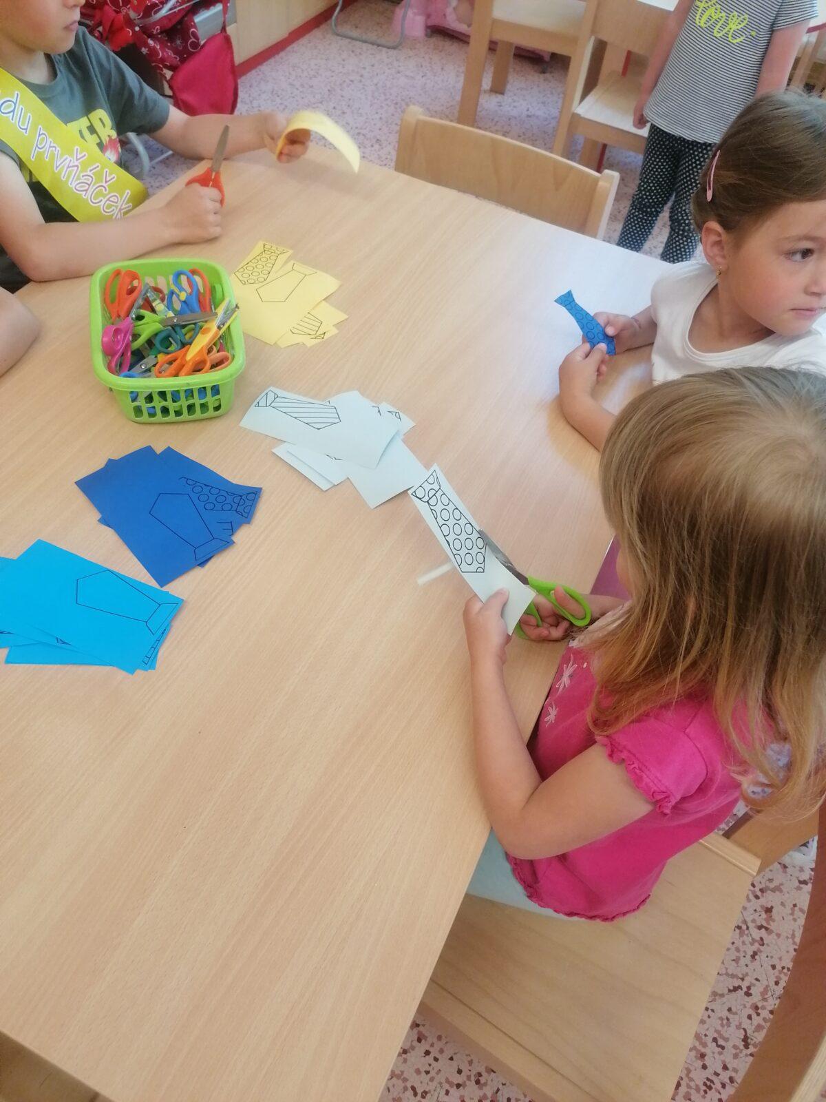 Vyrábíme dárečky pro tatínky :-) - 4