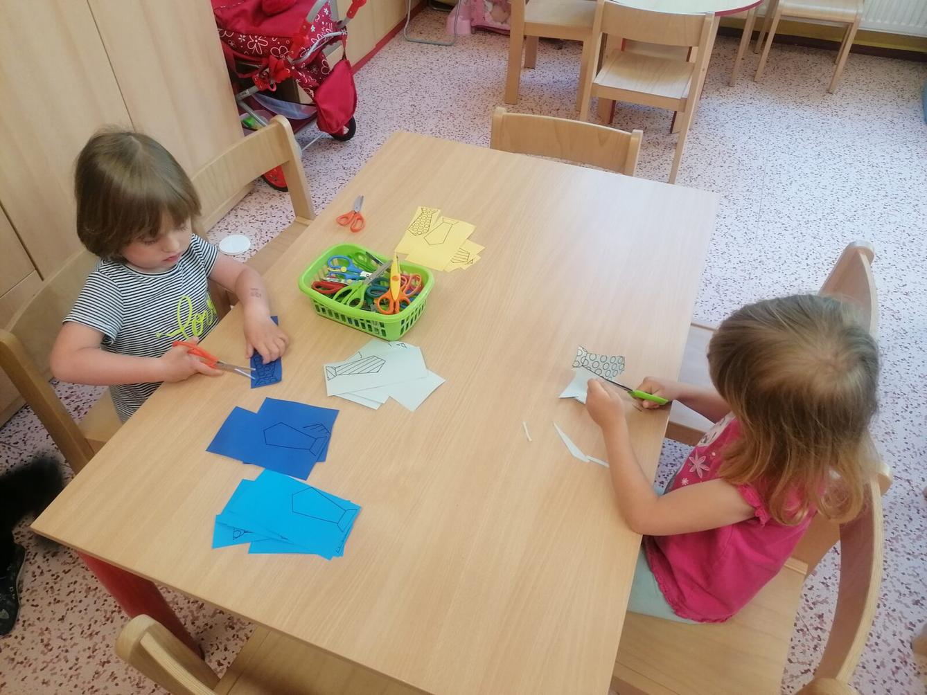 Vyrábíme dárečky pro tatínky :-) - 5