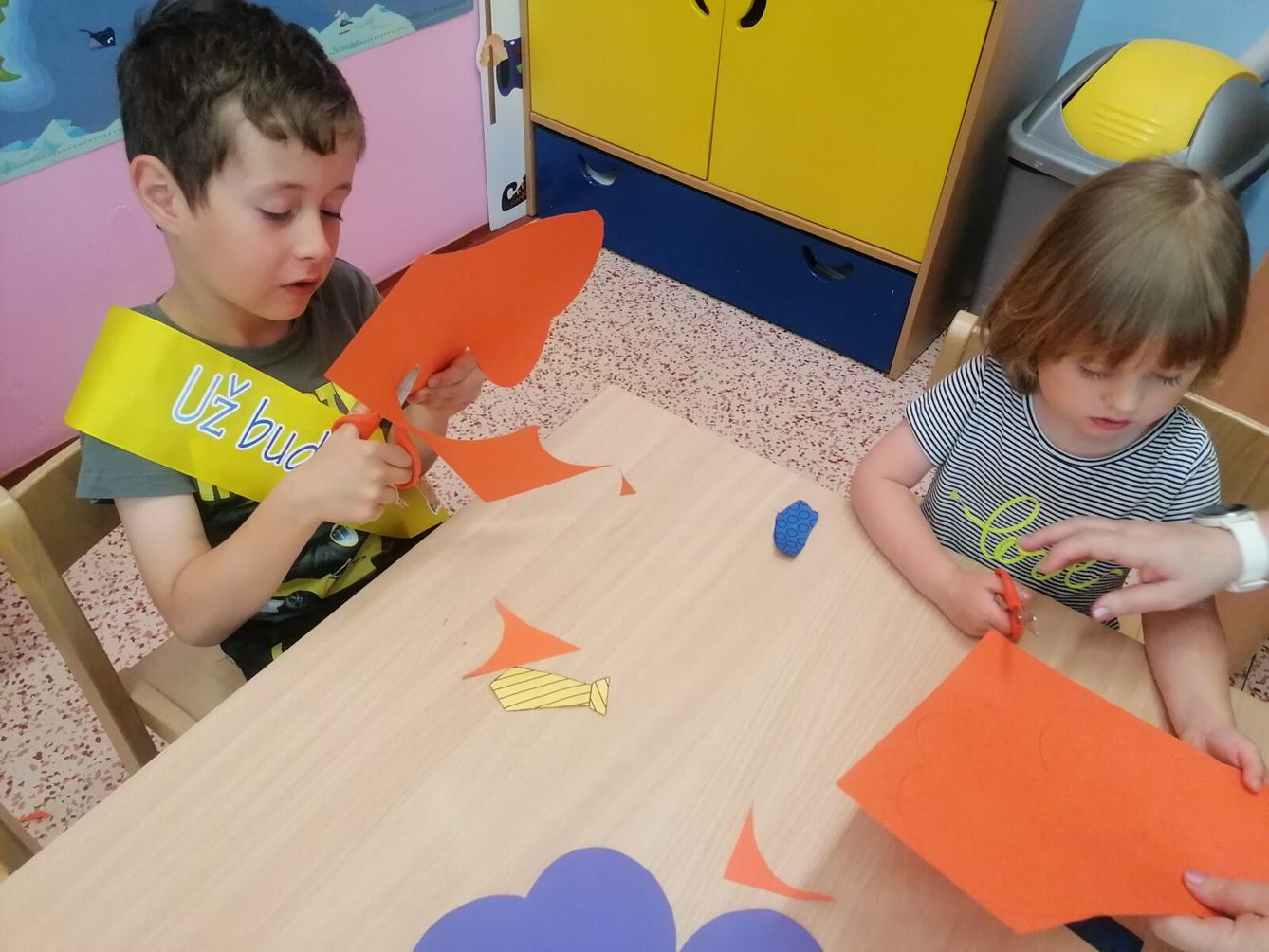 Vyrábíme dárečky pro tatínky :-) - 8