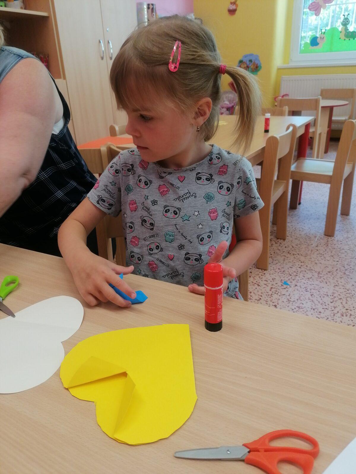 Vyrábíme dárečky pro tatínky :-) - 11