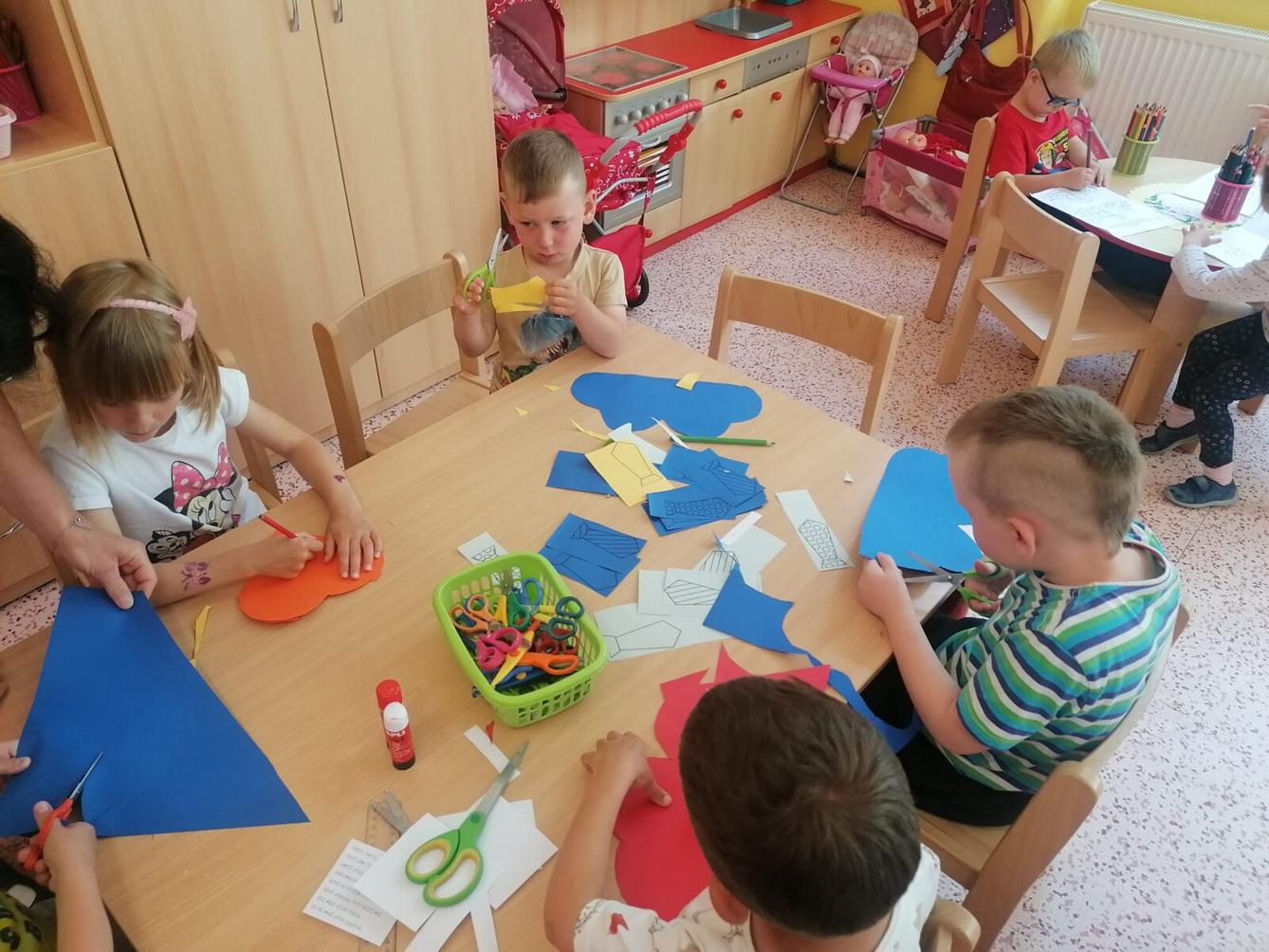 Vyrábíme dárečky pro tatínky :-) - 26