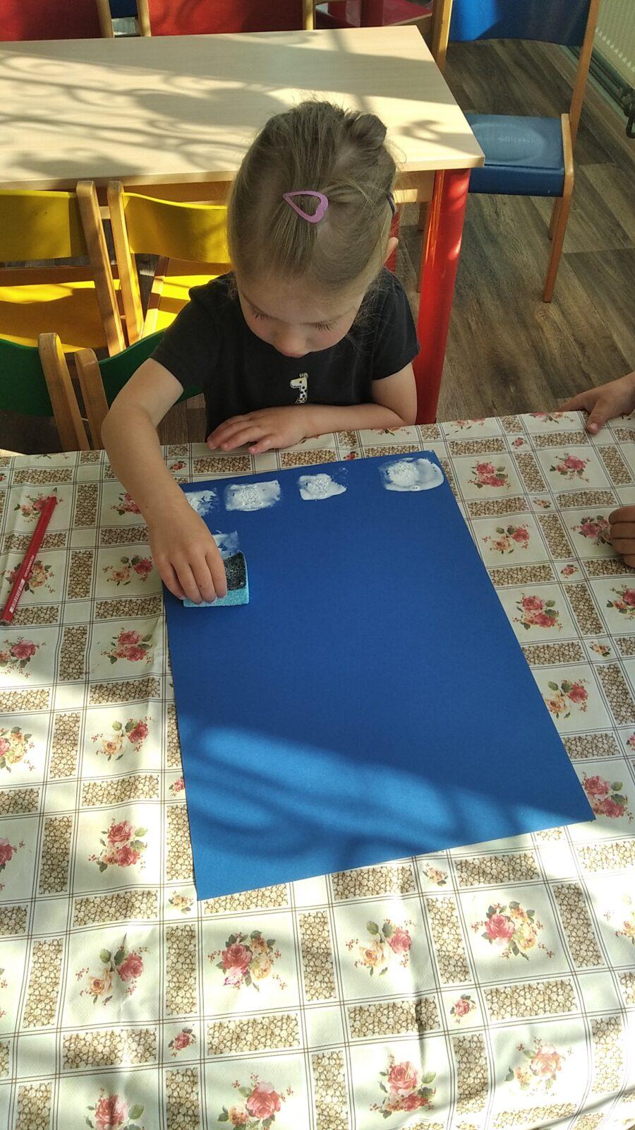 broučci: ,,Z POHÁDKY DO POHÁDKY“ - 10