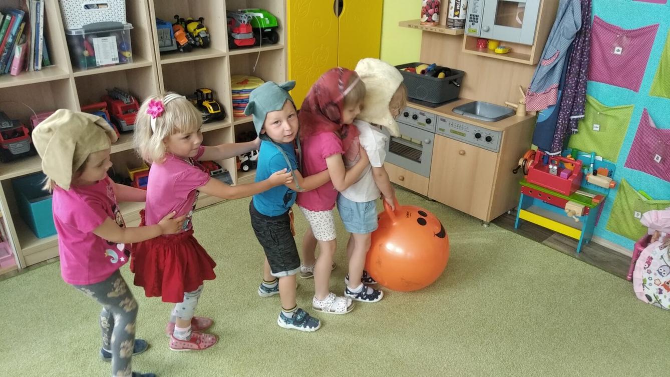 broučci: ,,Z POHÁDKY DO POHÁDKY“ - 15