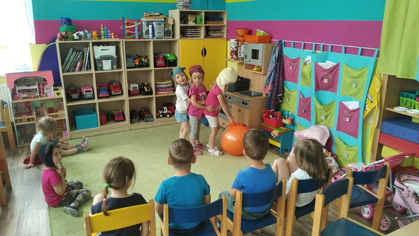 broučci: ,,Z POHÁDKY DO POHÁDKY“ - 17