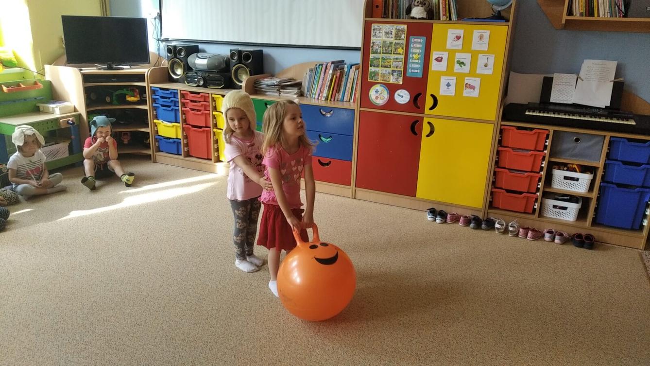 broučci: ,,Z POHÁDKY DO POHÁDKY“ - 21