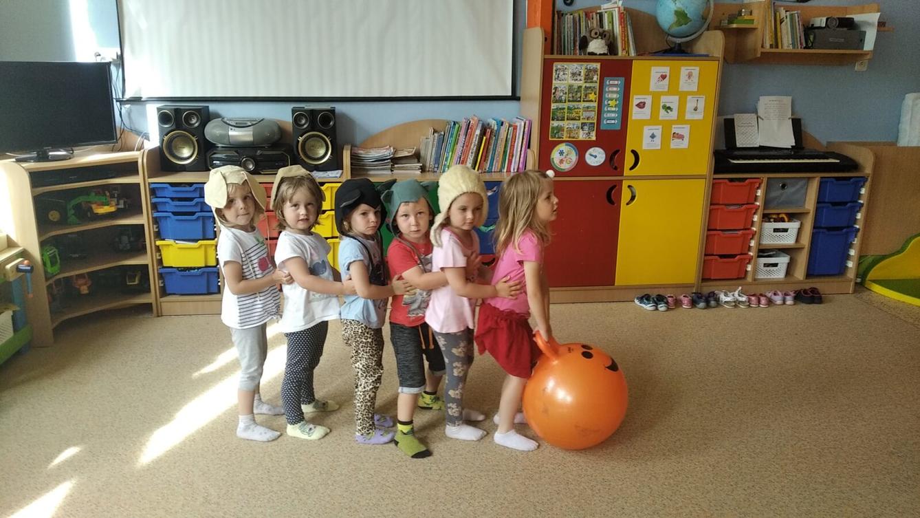 broučci: ,,Z POHÁDKY DO POHÁDKY“ - 22