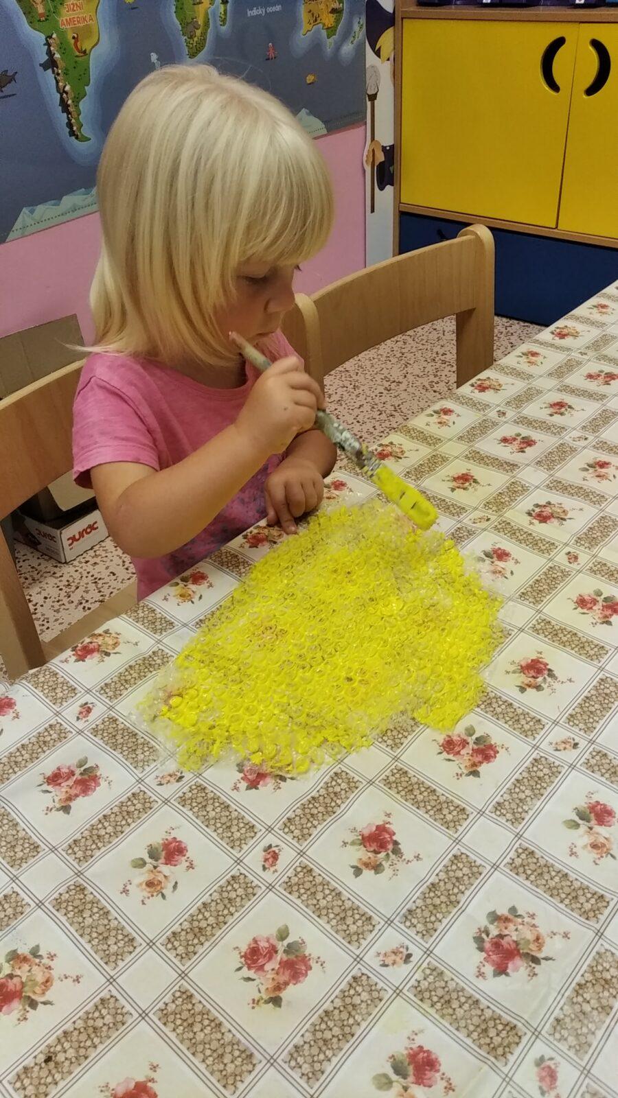 TÝDENNÍ PROJEKT 2 : ,,OD KYTIČKY K MEDU“ - 18