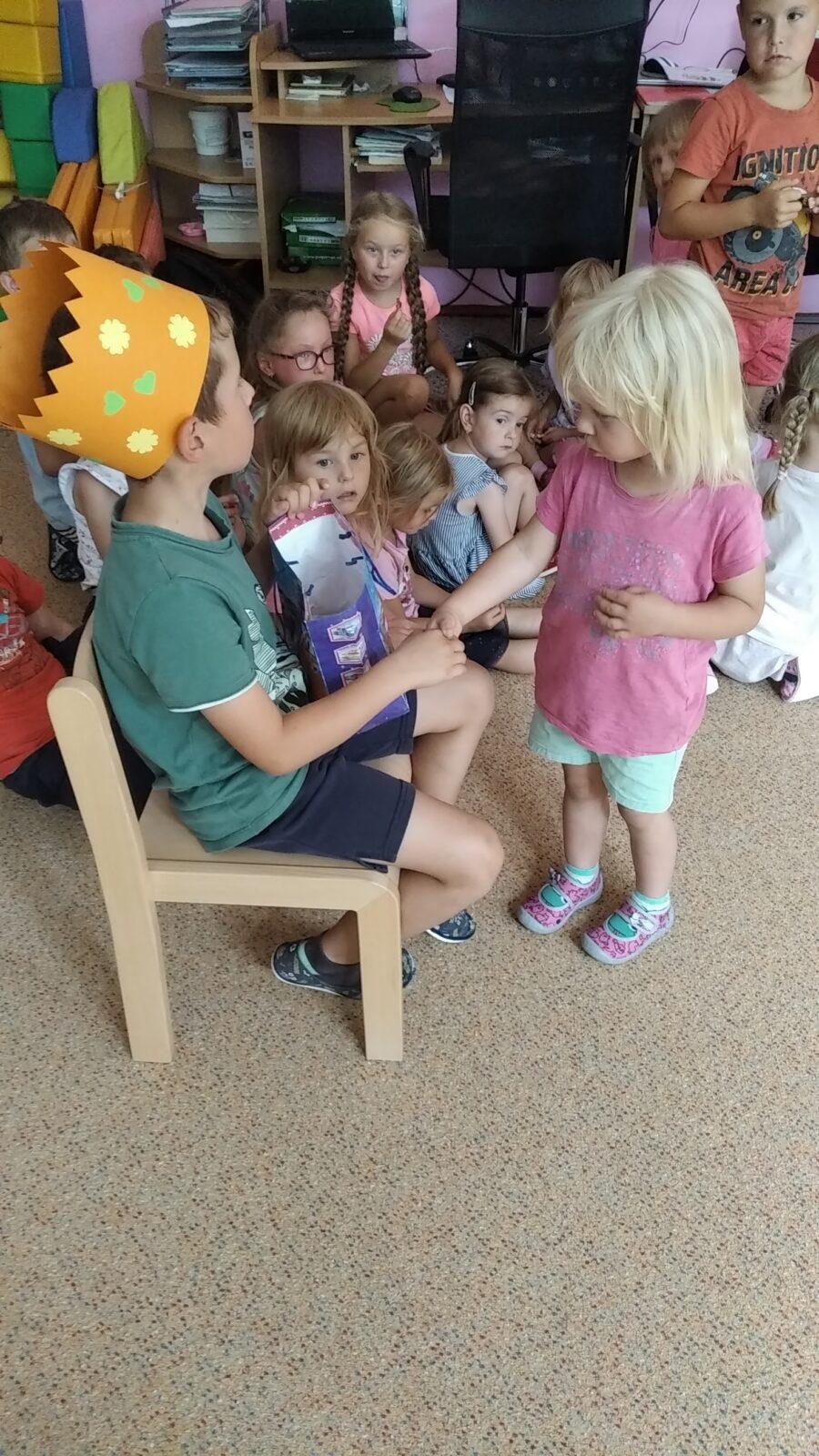 SLAVÍME: KUBÍČEK MĚL NAROZENINY :) - 13