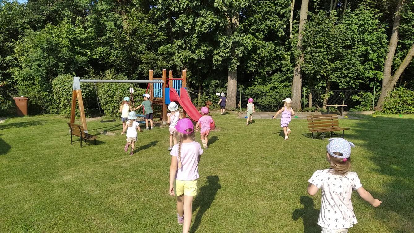 TÝDENNÍ PROJEKT 2 : ,,OD KYTIČKY K MEDU“ - 26