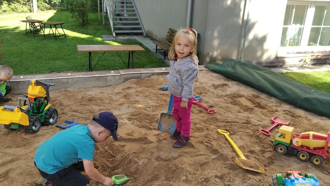 broučci-první dny ve školce - 2