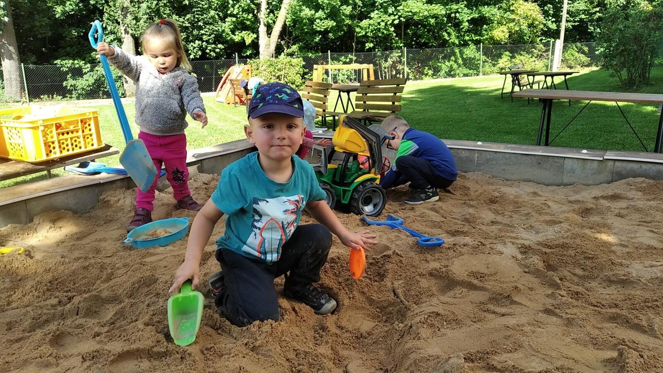 broučci-první dny ve školce - 4