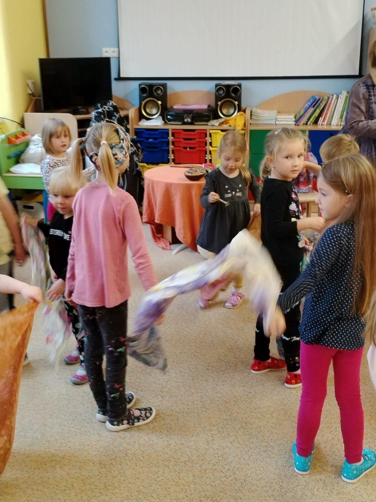 MUZIKOTERAPIE: ,,POHÁDKA PRO PLANETU ZEMI" - 10