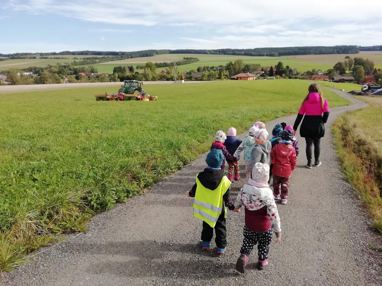 Broučci - Poznáváme les a lesní stezka ve školce - 14
