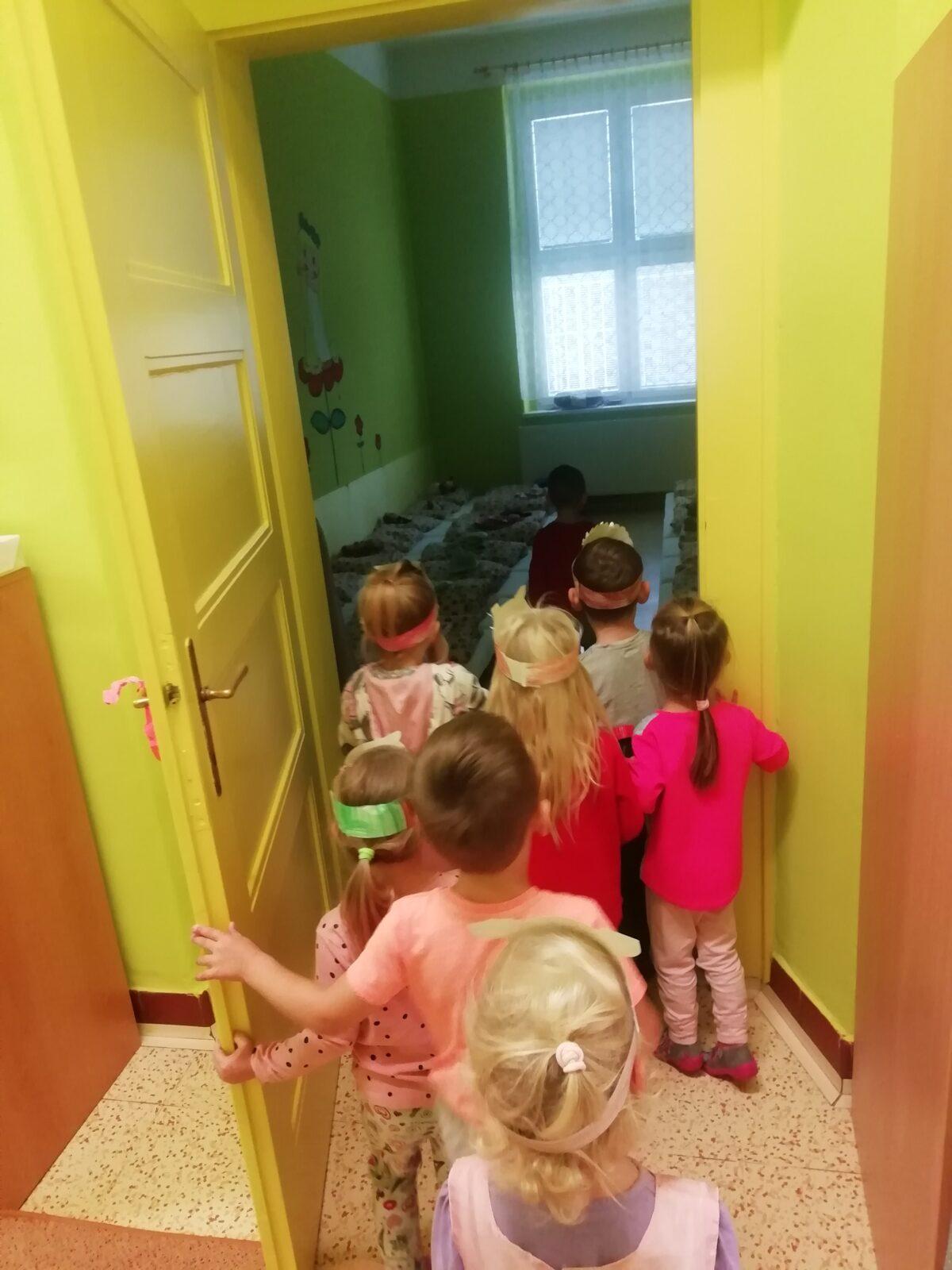 Broučci - Poznáváme les a lesní stezka ve školce - 30