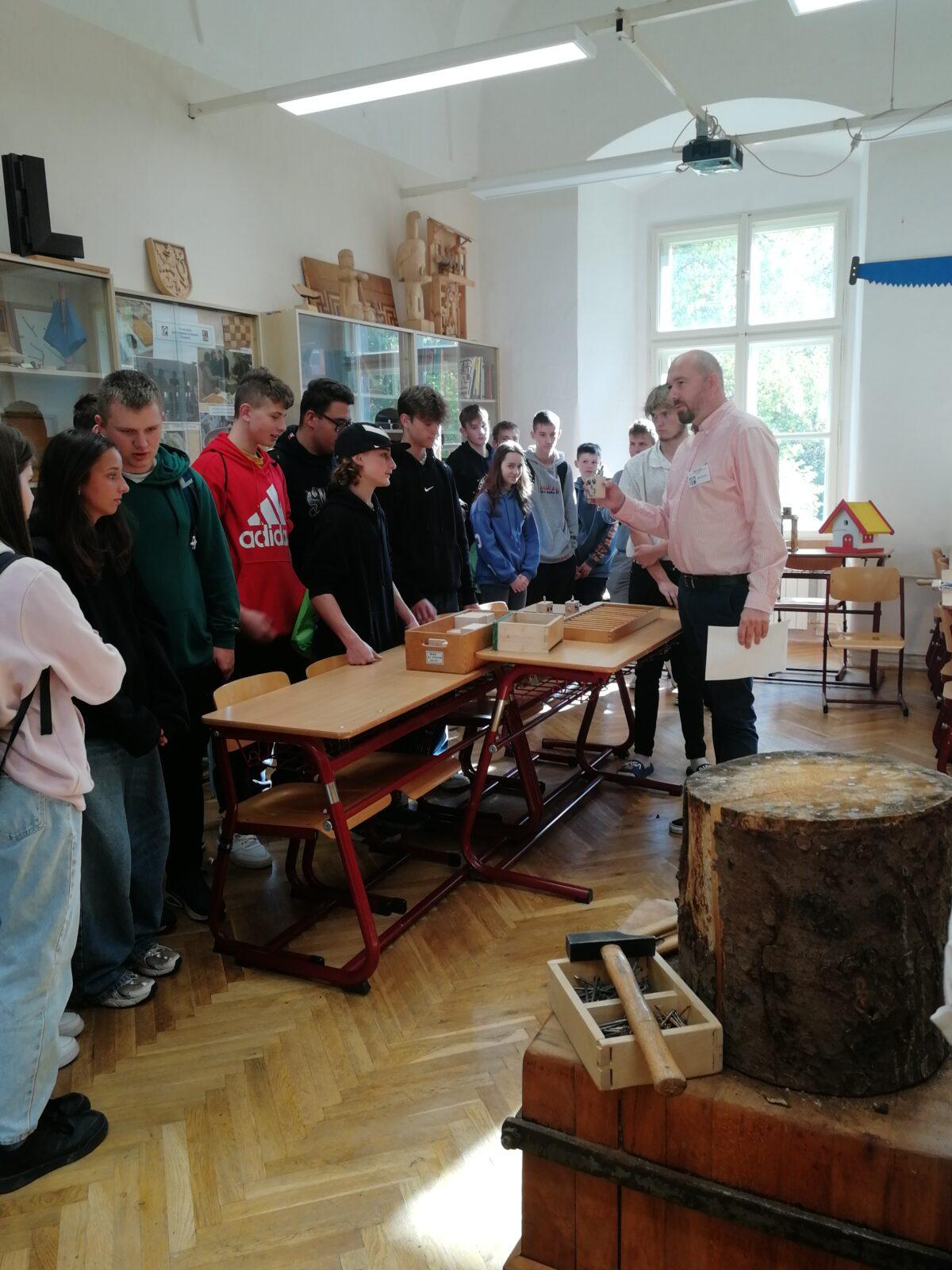 Úspěch našich deváťáků na TECHNOhrátkách - 2