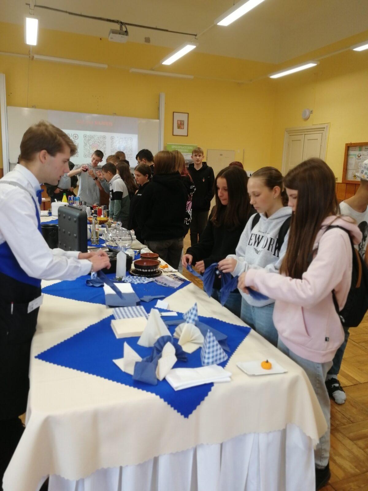 Úspěch našich deváťáků na TECHNOhrátkách - 7