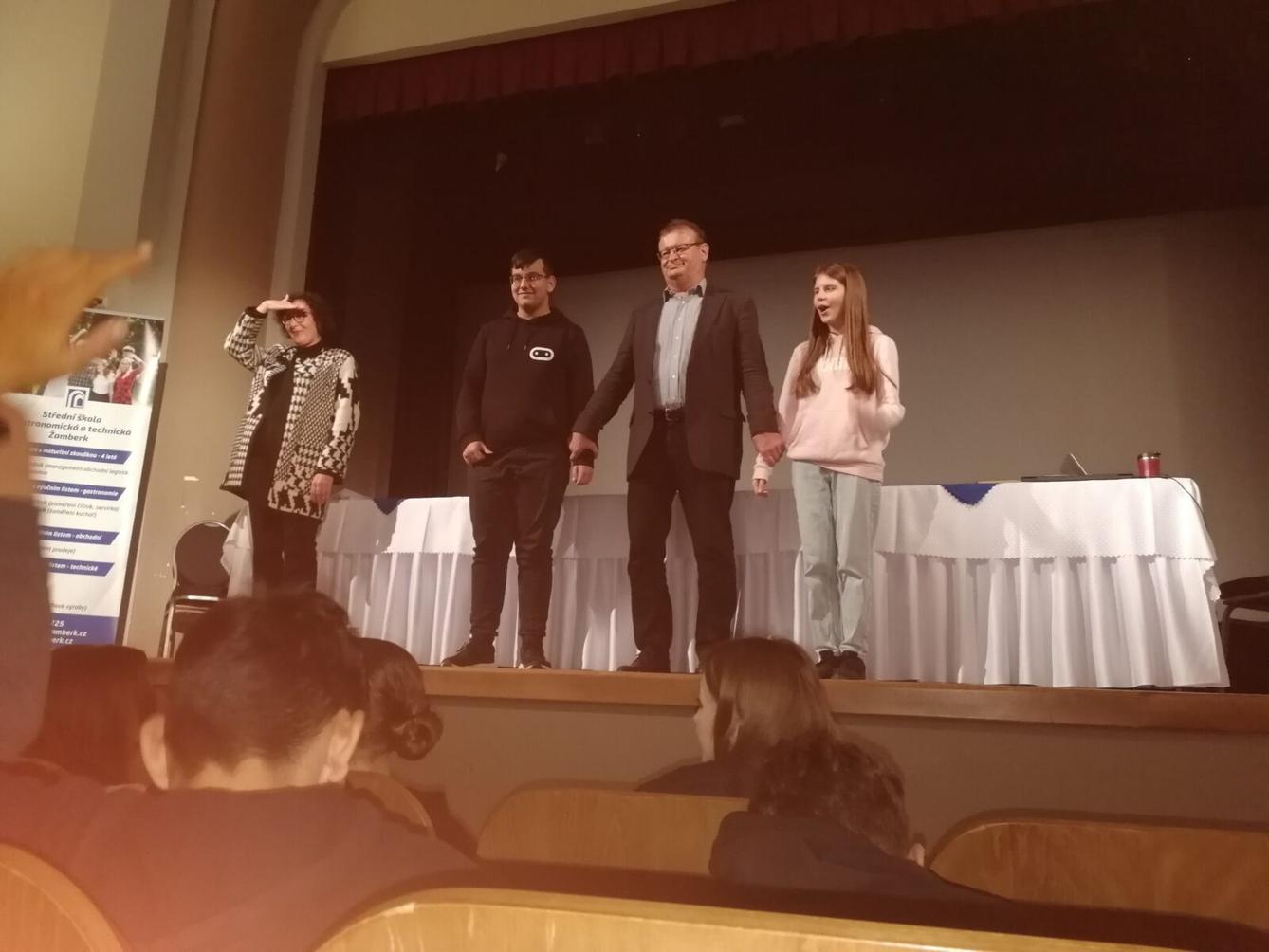 Úspěch našich deváťáků na TECHNOhrátkách - 8