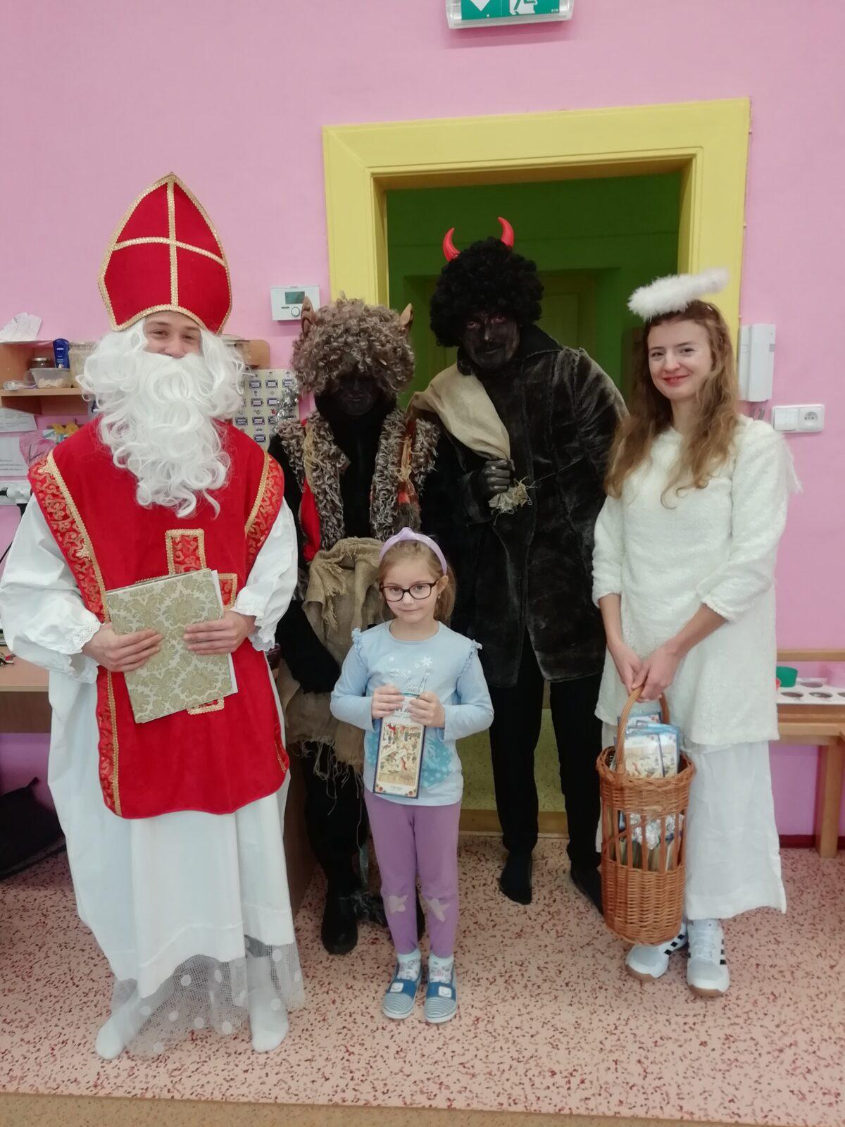 Mikuláš, anděl a čertíci ve školce - 13