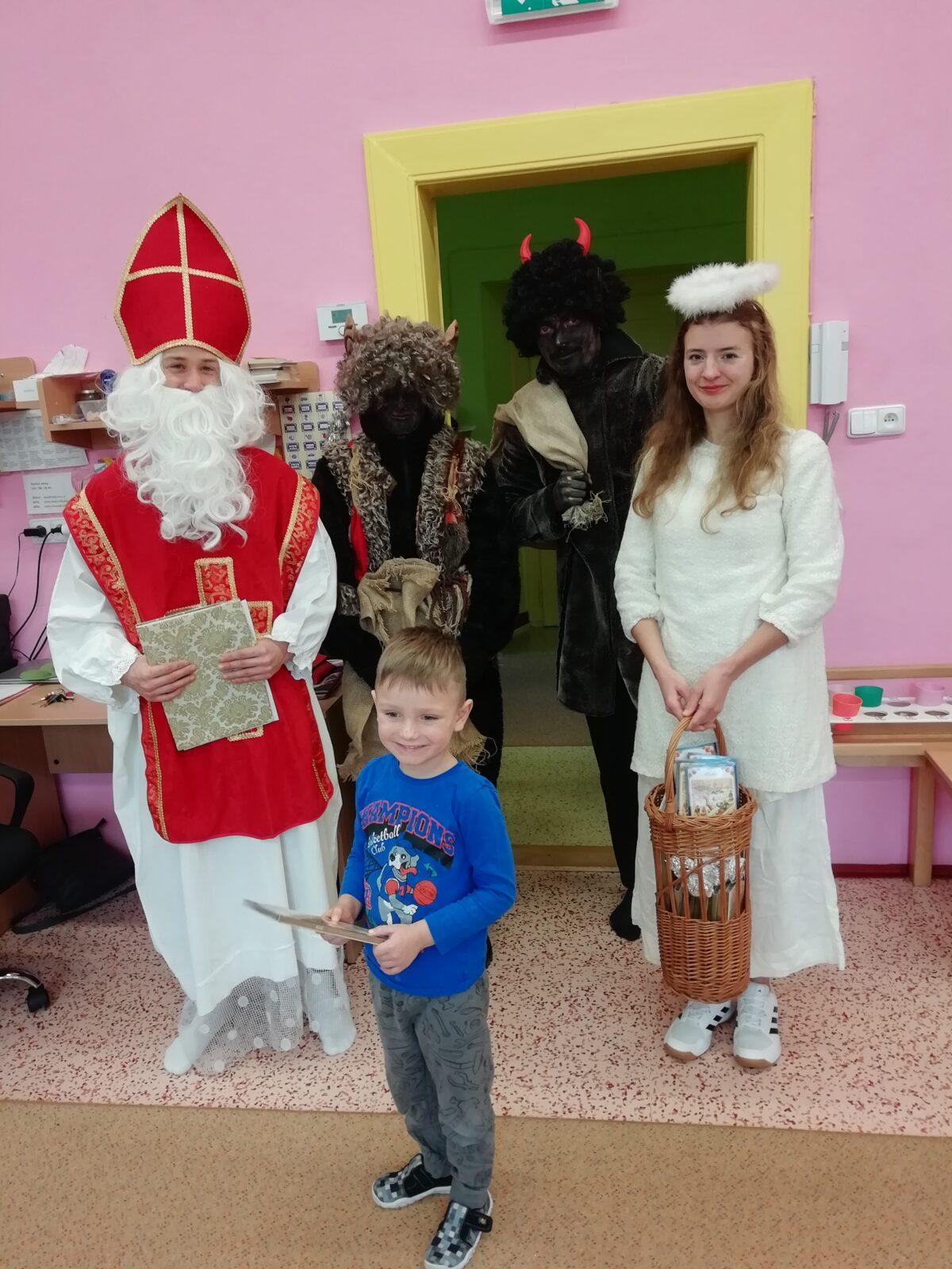 Mikuláš, anděl a čertíci ve školce - 14