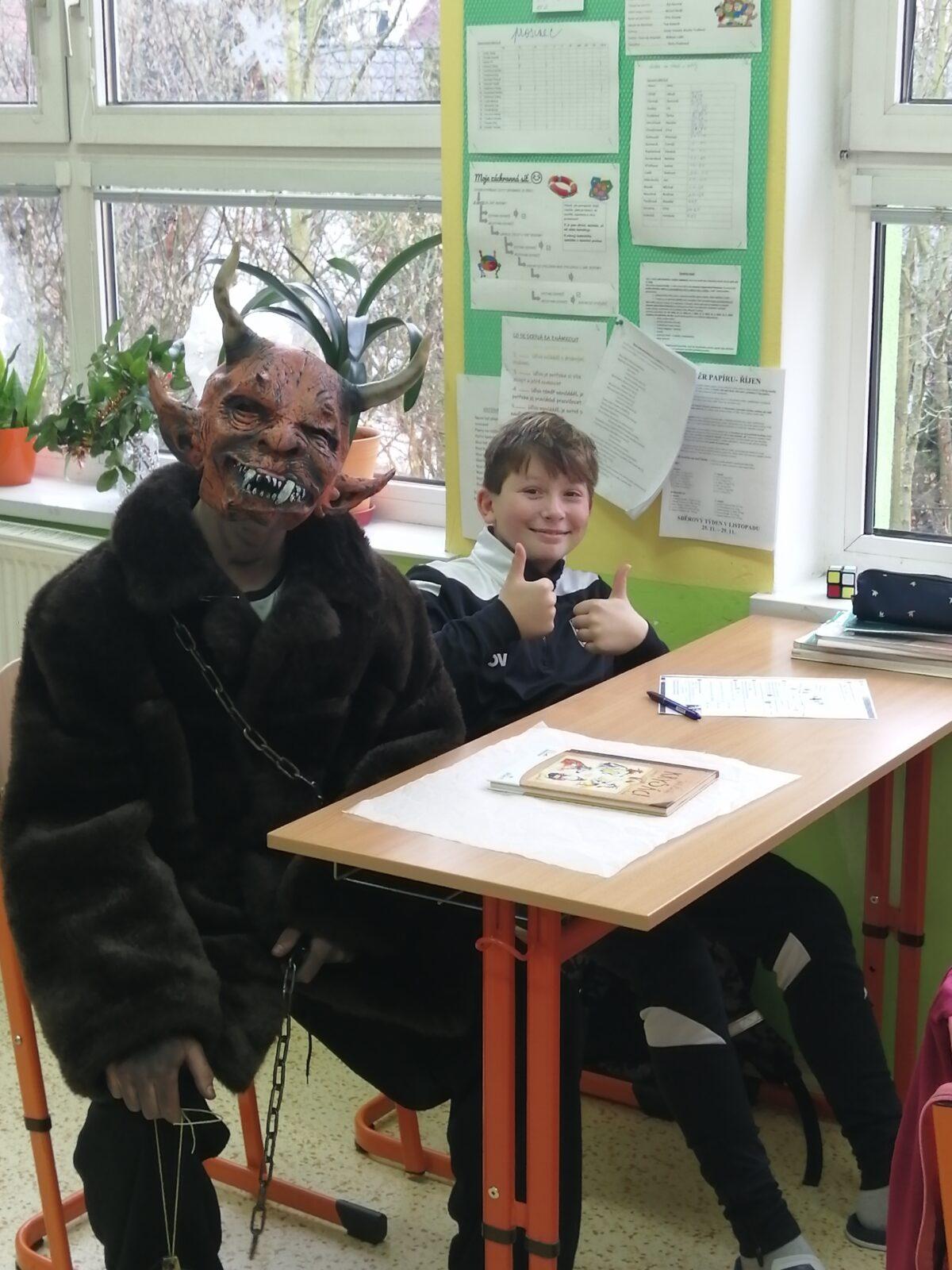 Mikuláš, andělé a čerti ve škole - 11