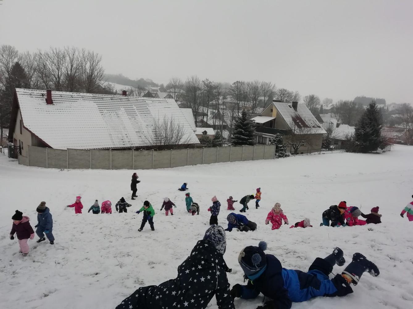 Broučci: První společné dny v novém roce + sněhové hrátky se Sovičkami - 38