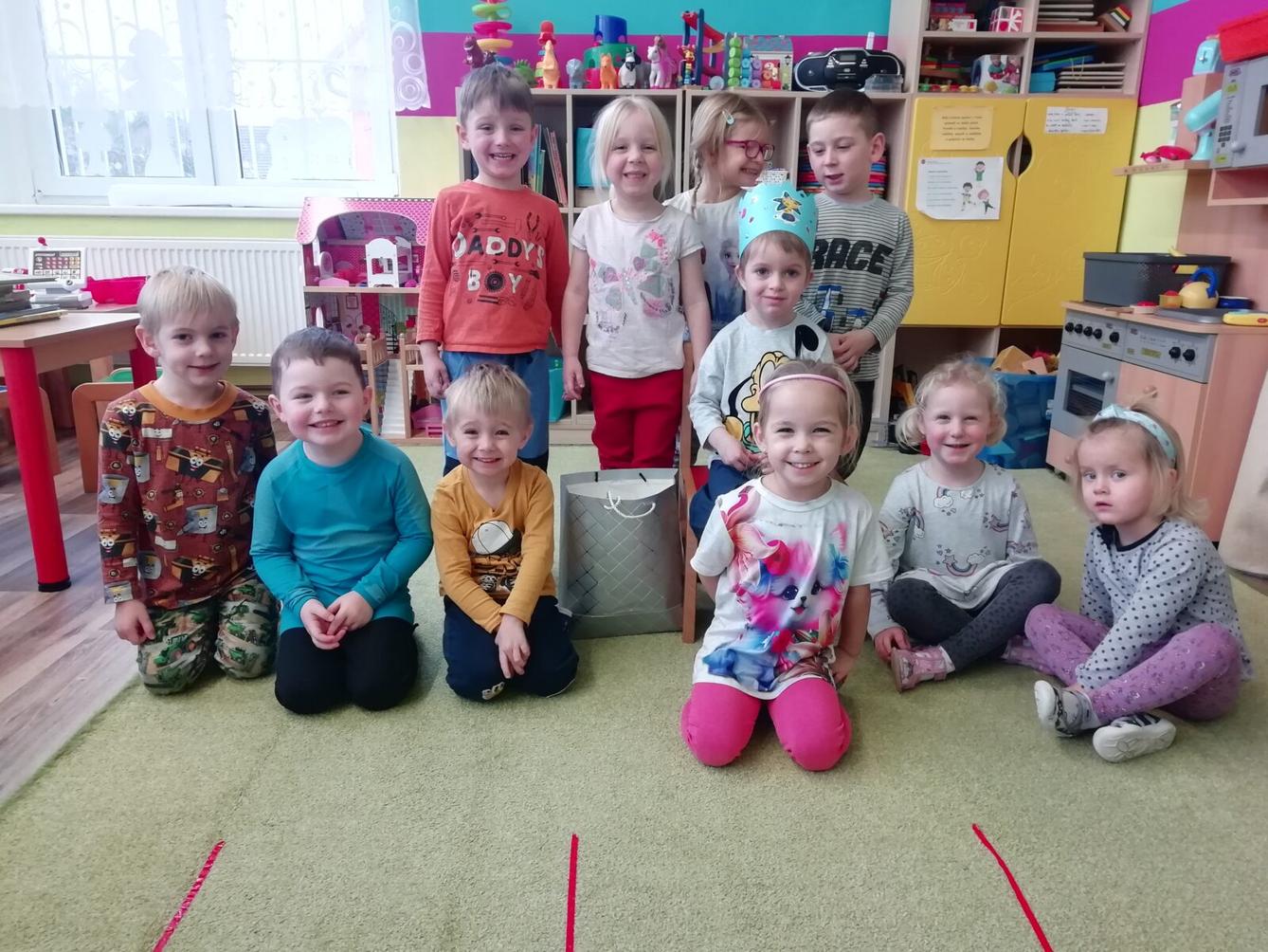 Broučci: Miki měl narozeniny - 1