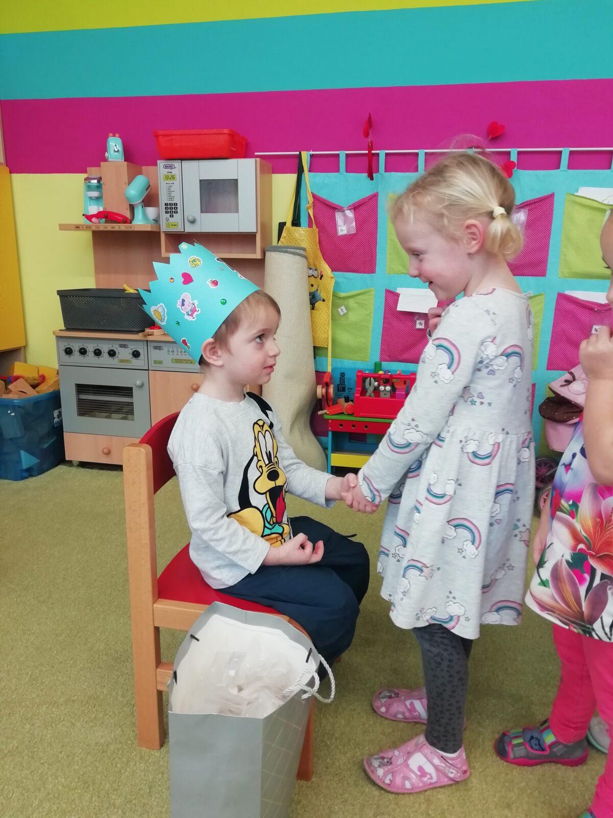 Broučci: Miki měl narozeniny - 4