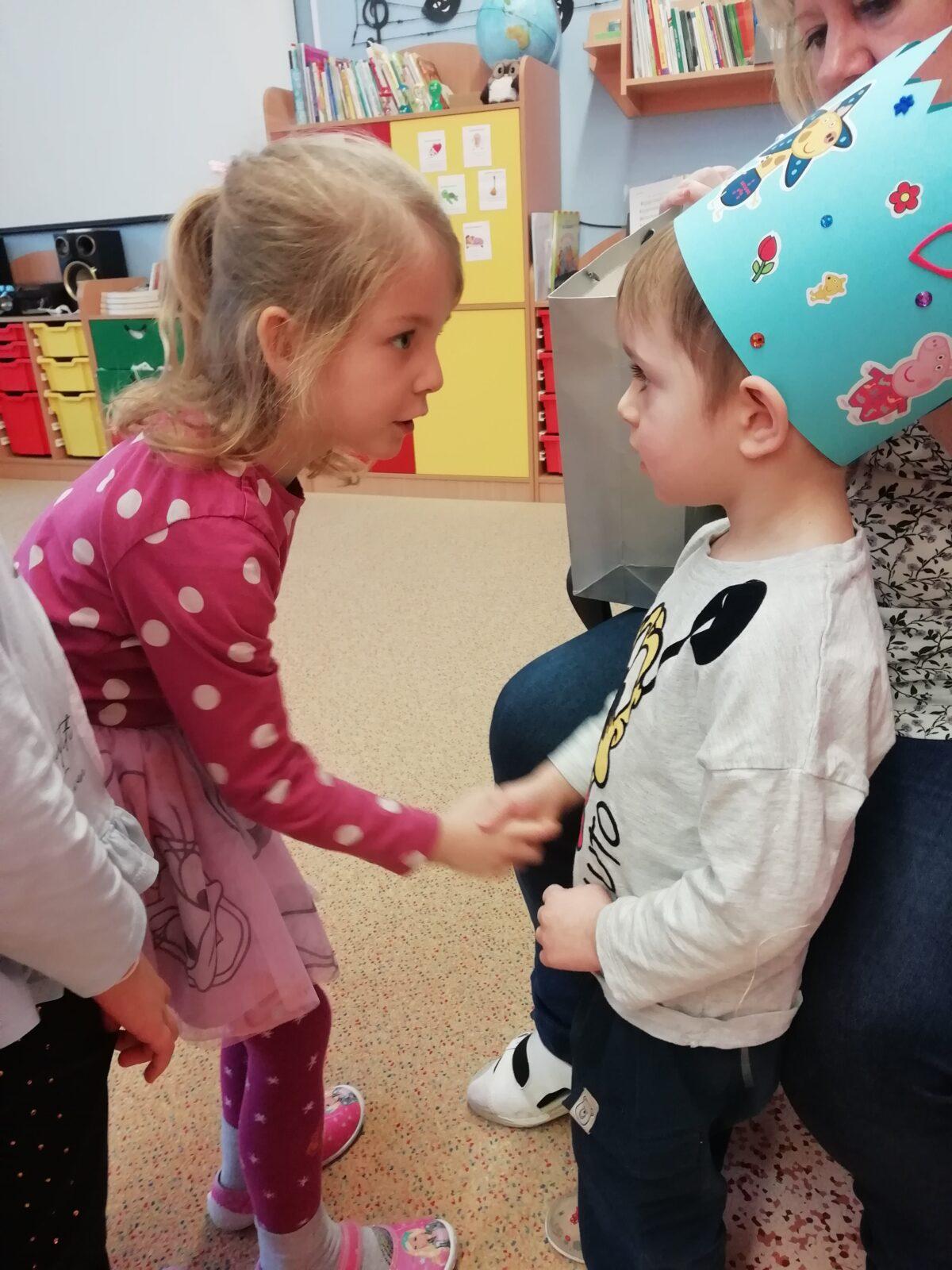 Broučci: Miki měl narozeniny - 14