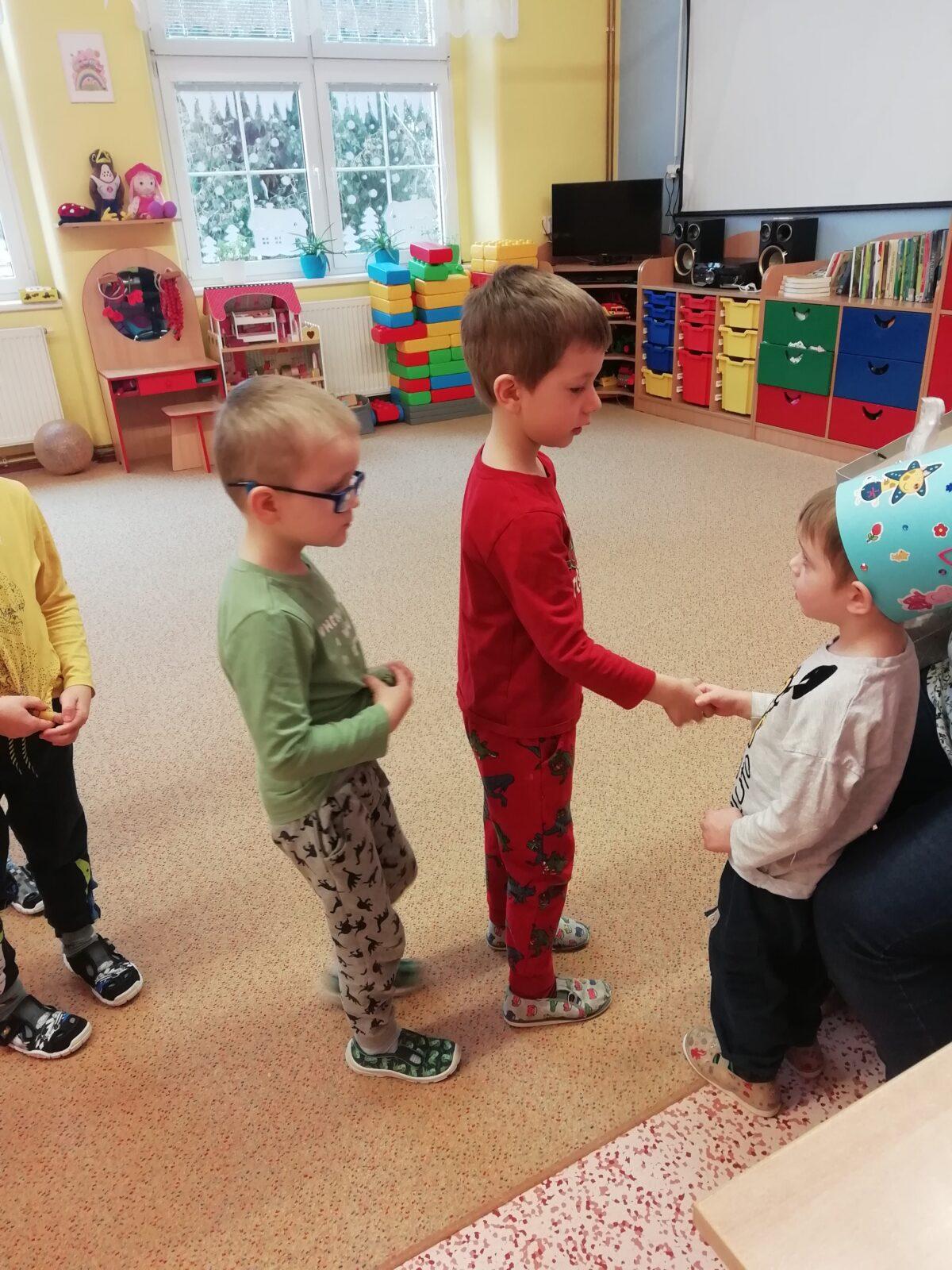 Broučci: Miki měl narozeniny - 17