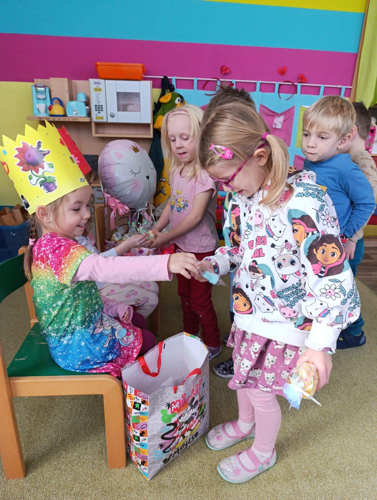 slavíme: Tinka a Lucinka, holky měly narozeniny - 5