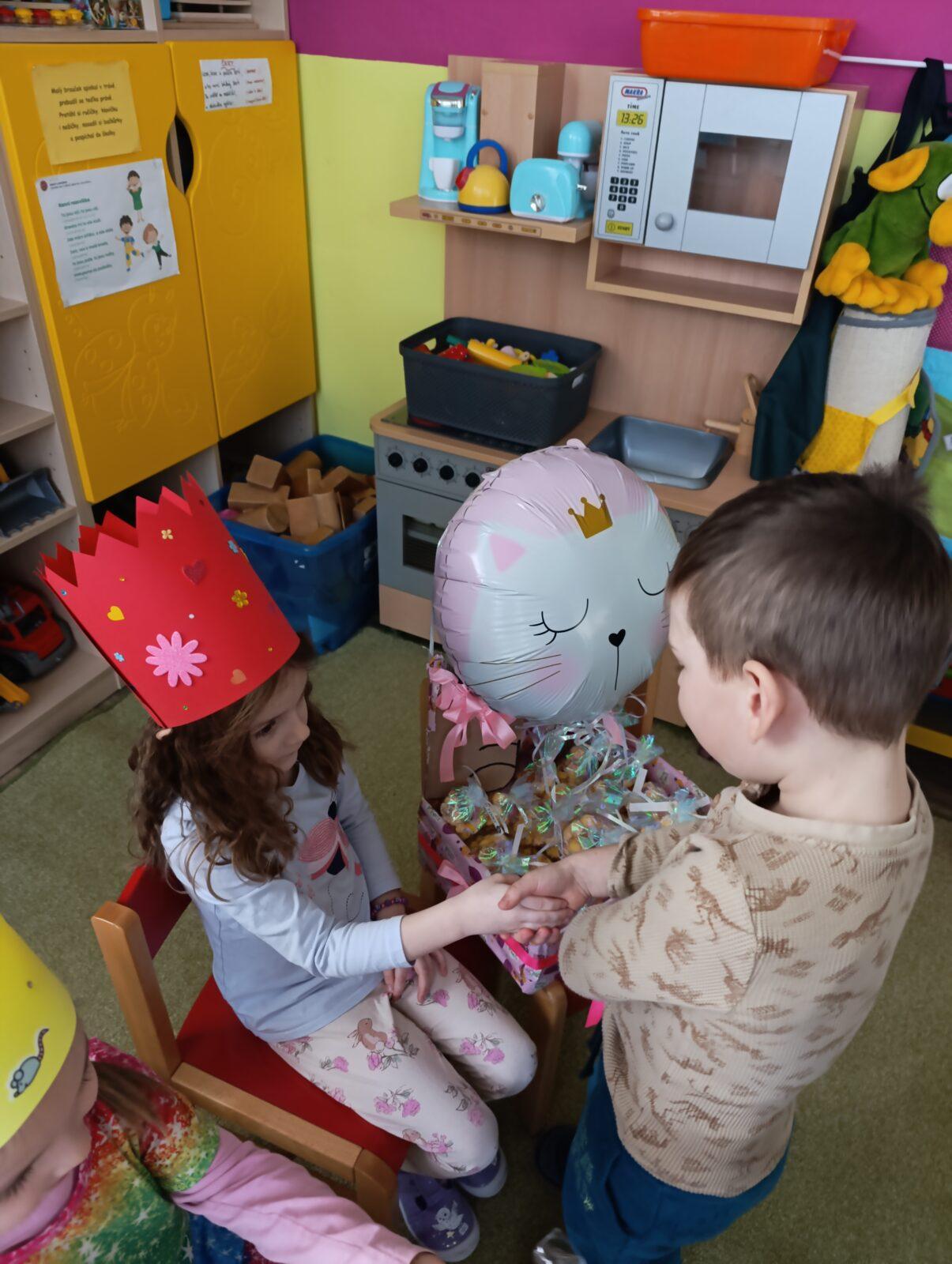 slavíme: Tinka a Lucinka, holky měly narozeniny - 9