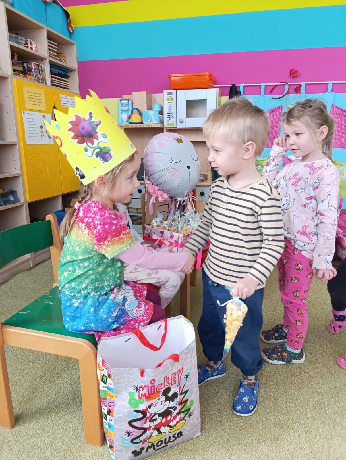 slavíme: Tinka a Lucinka, holky měly narozeniny - 13