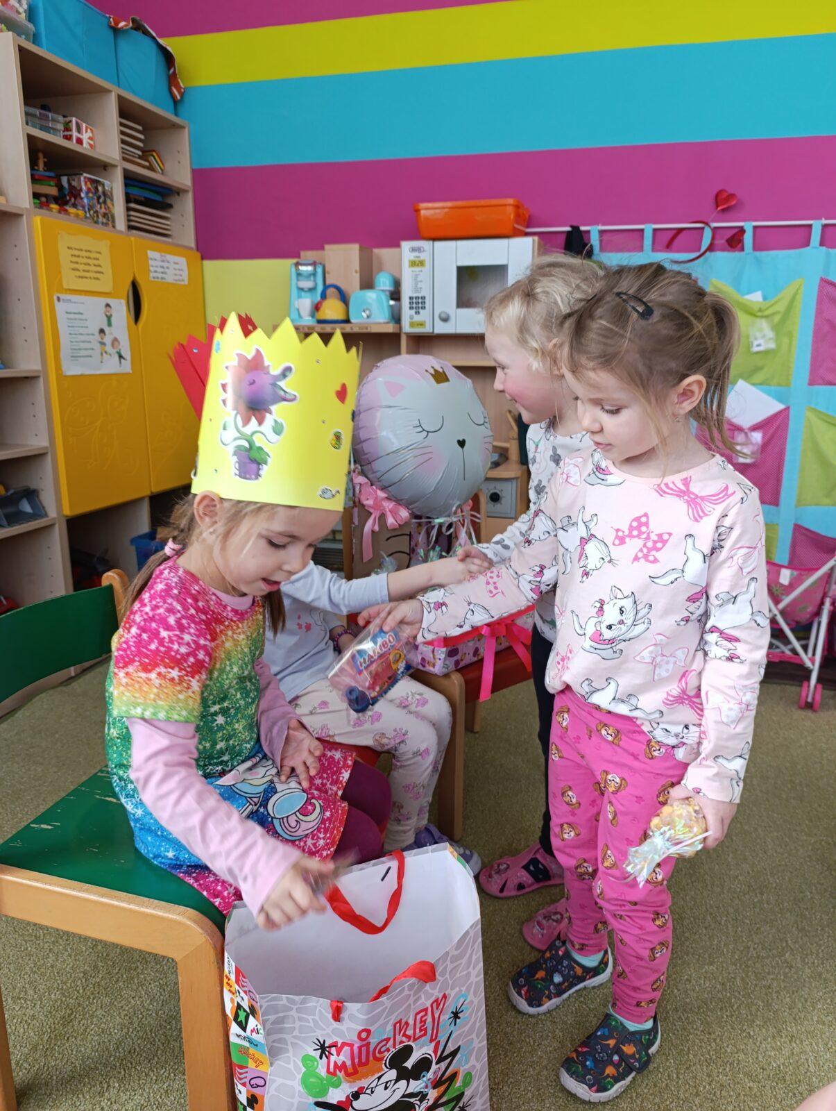 slavíme: Tinka a Lucinka, holky měly narozeniny - 14