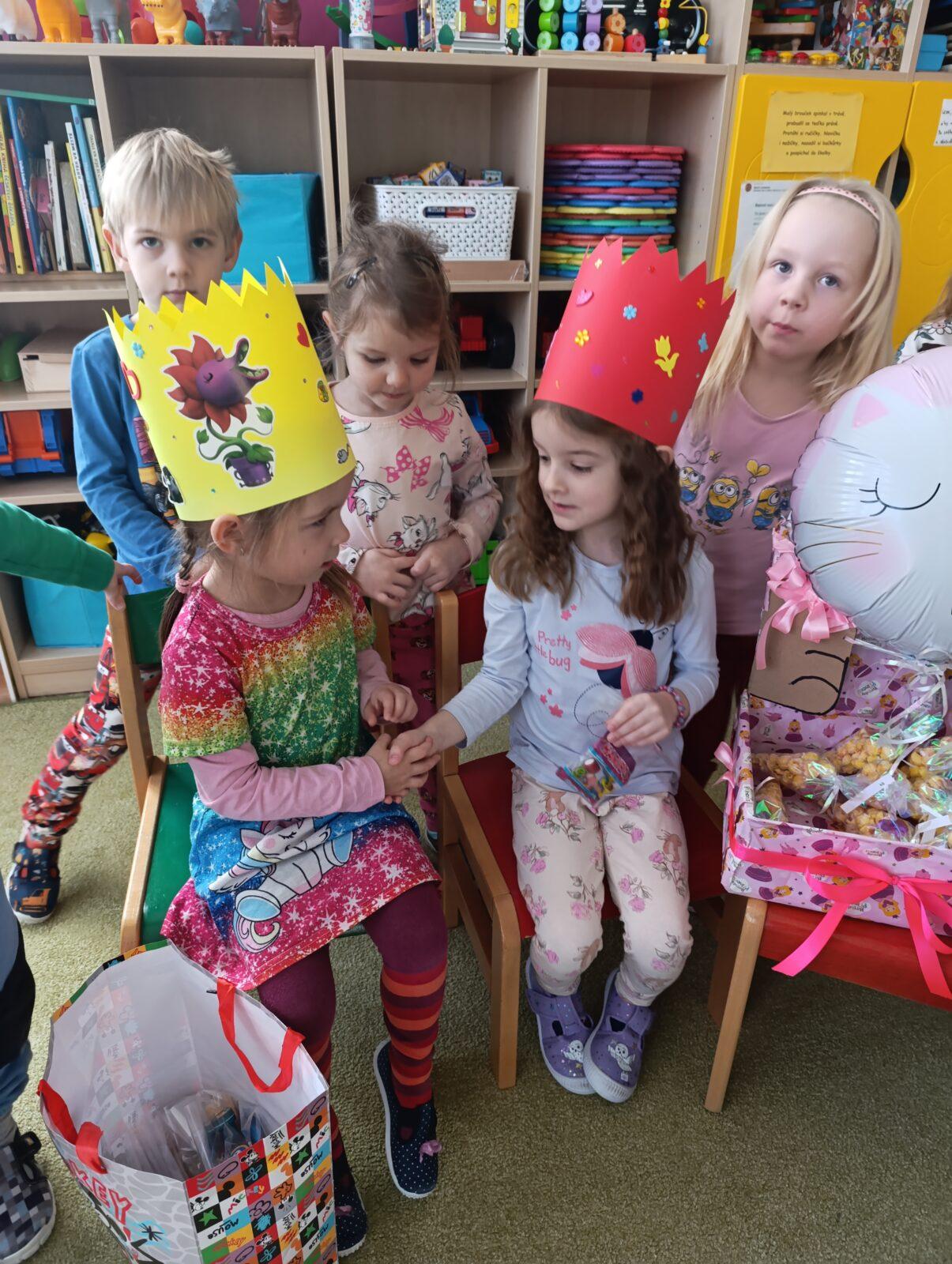 slavíme: Tinka a Lucinka, holky měly narozeniny - 18