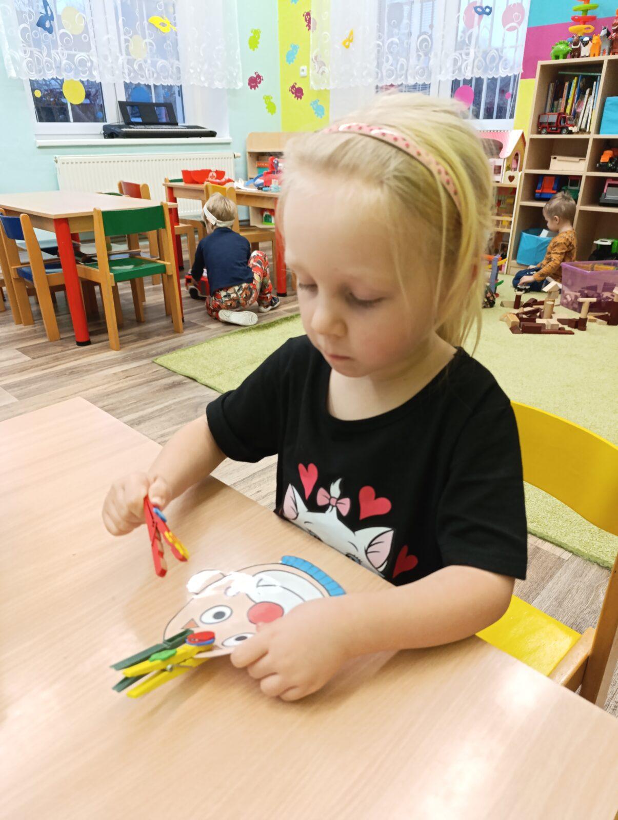 broučci: tvoření -zvířátka+příprava na karneval a masopust - 31