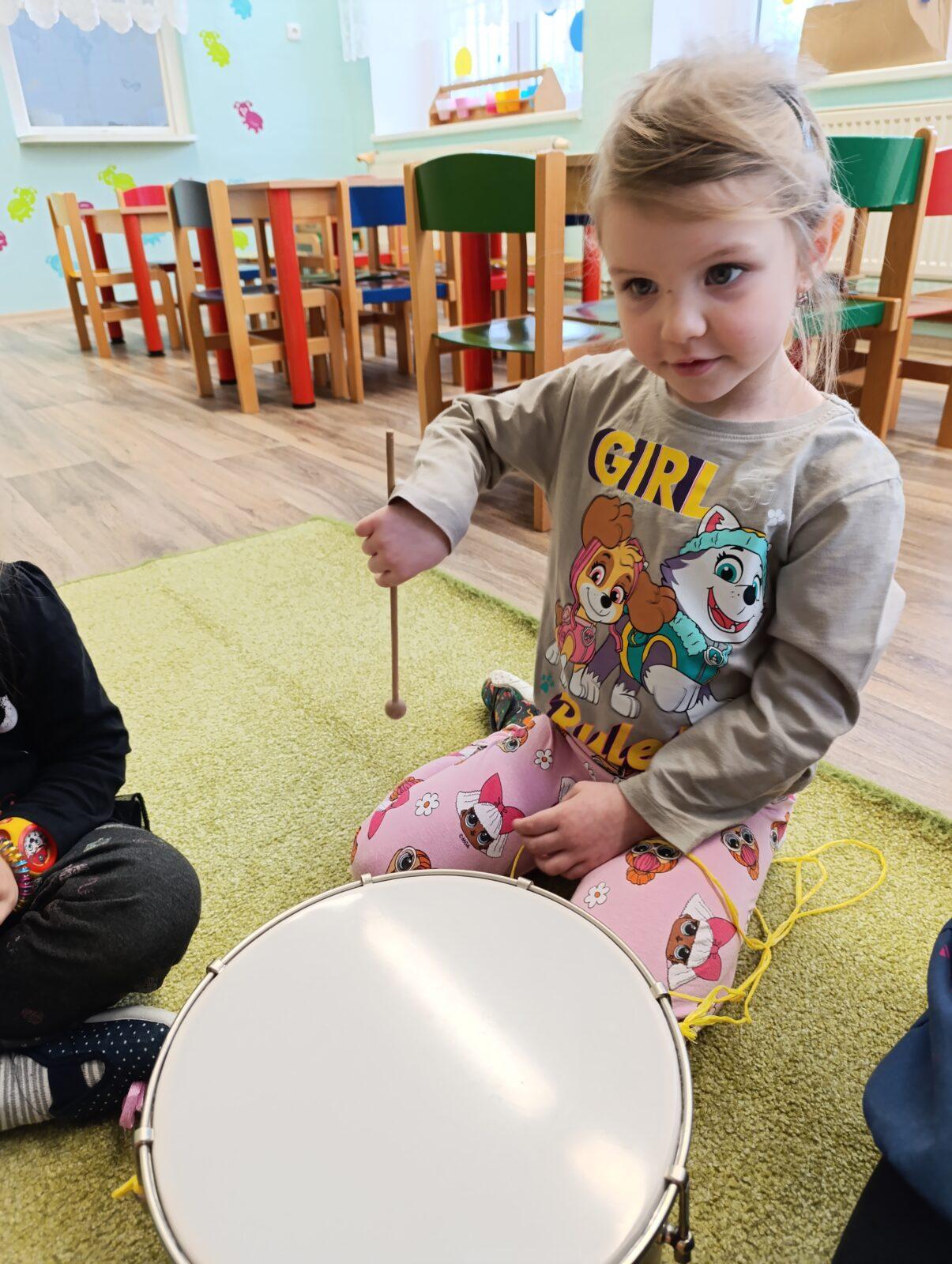 broučci: tvoření -zvířátka+příprava na karneval a masopust - 60