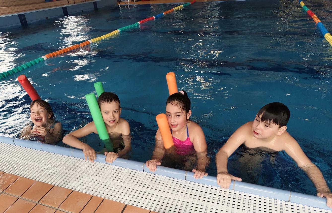 18. 3. Plavecký výcvik - 2. třída, 3. A, 3. B - 6