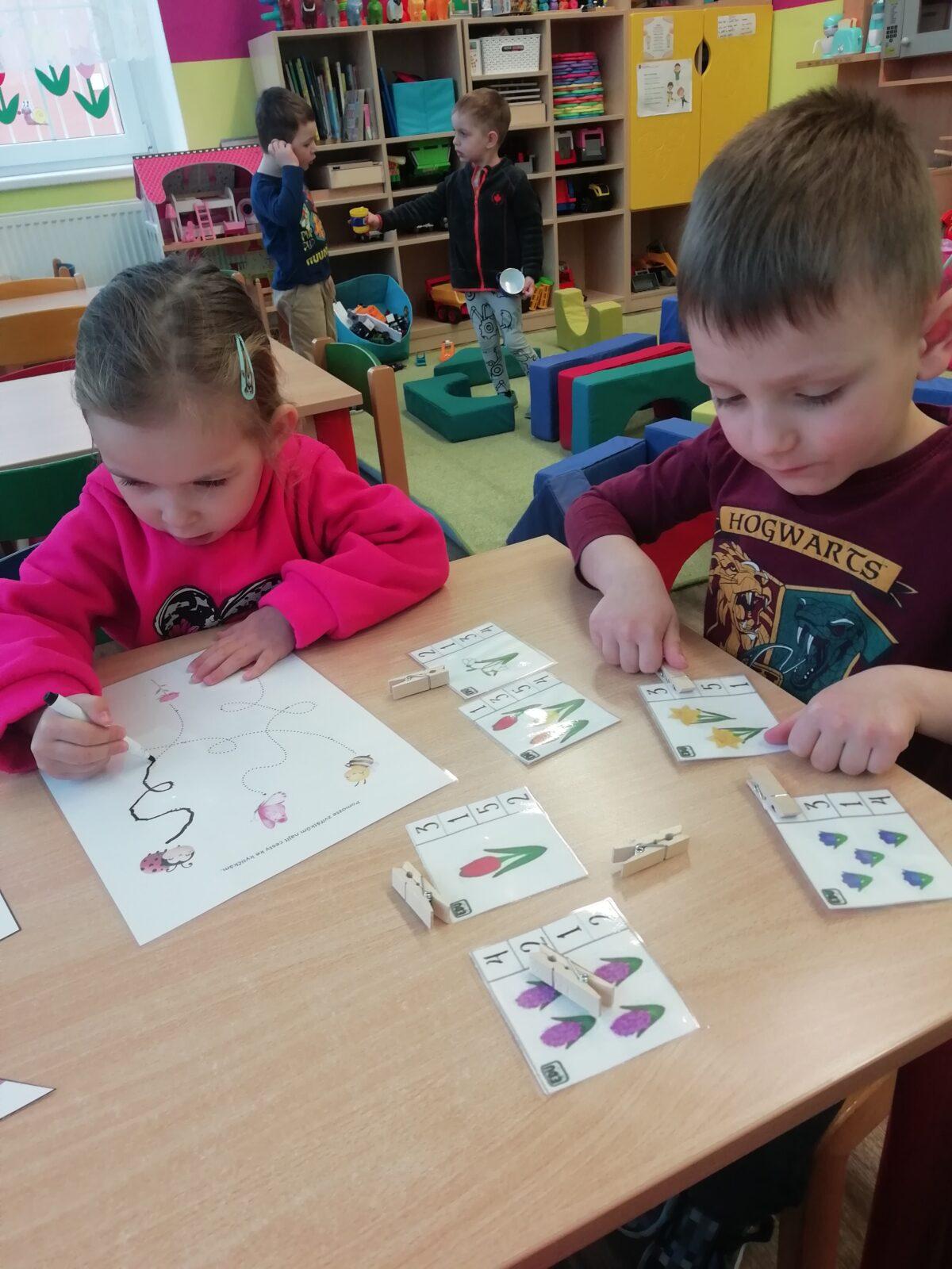 BROUČCI - ,,O ZAKLETÝCH STROMECH, PŘIŠLO JARO DO VSI´´ - 21