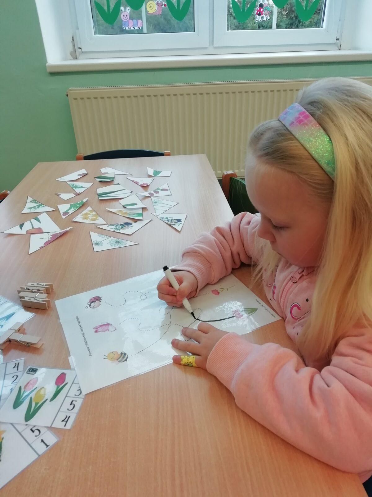 BROUČCI - ,,O ZAKLETÝCH STROMECH, PŘIŠLO JARO DO VSI´´ - 24