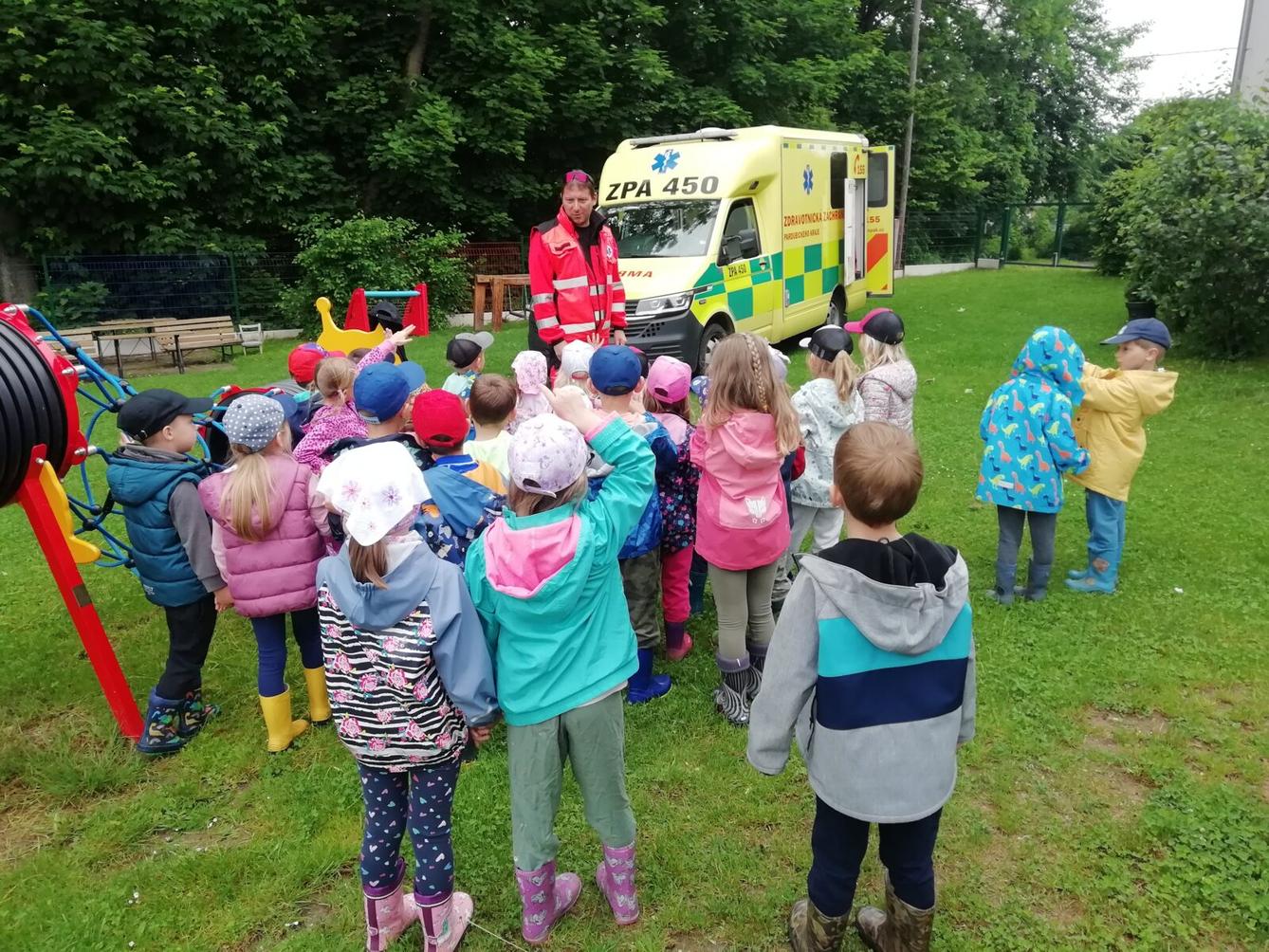 PŘEKVAPENÍ PRO DĚTI - ZÁCHRANKA - 1