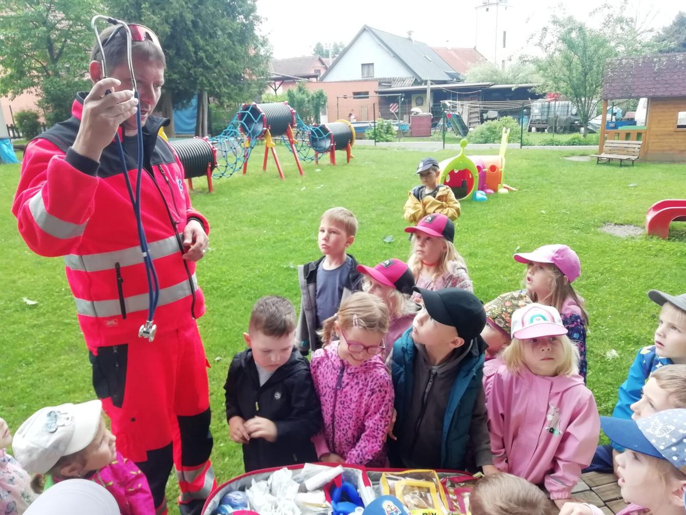 PŘEKVAPENÍ PRO DĚTI - ZÁCHRANKA - 10