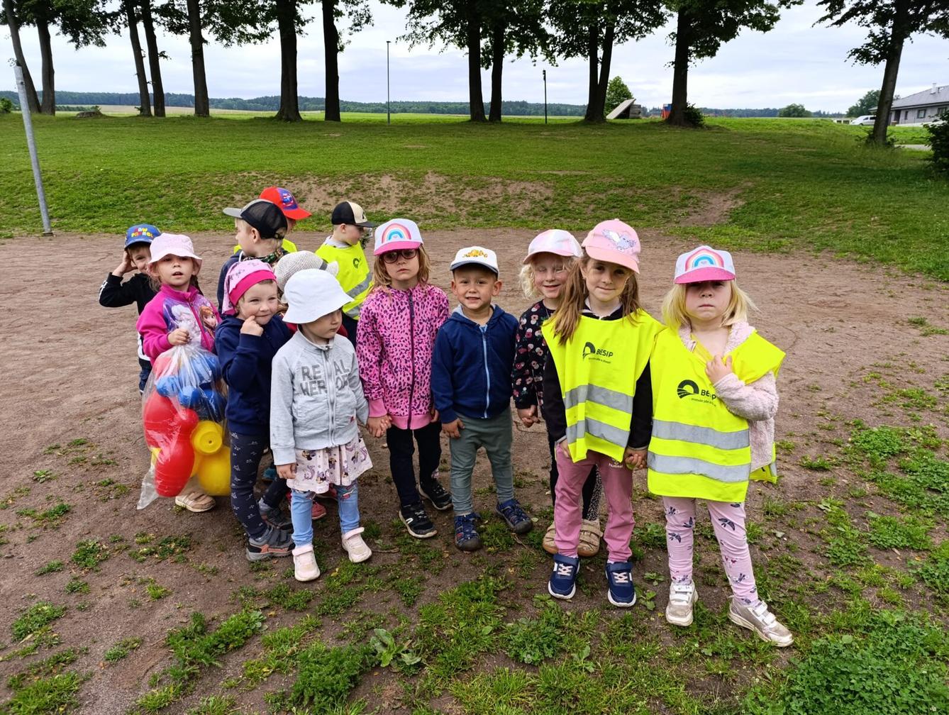 broučci: sportujeme... - 24