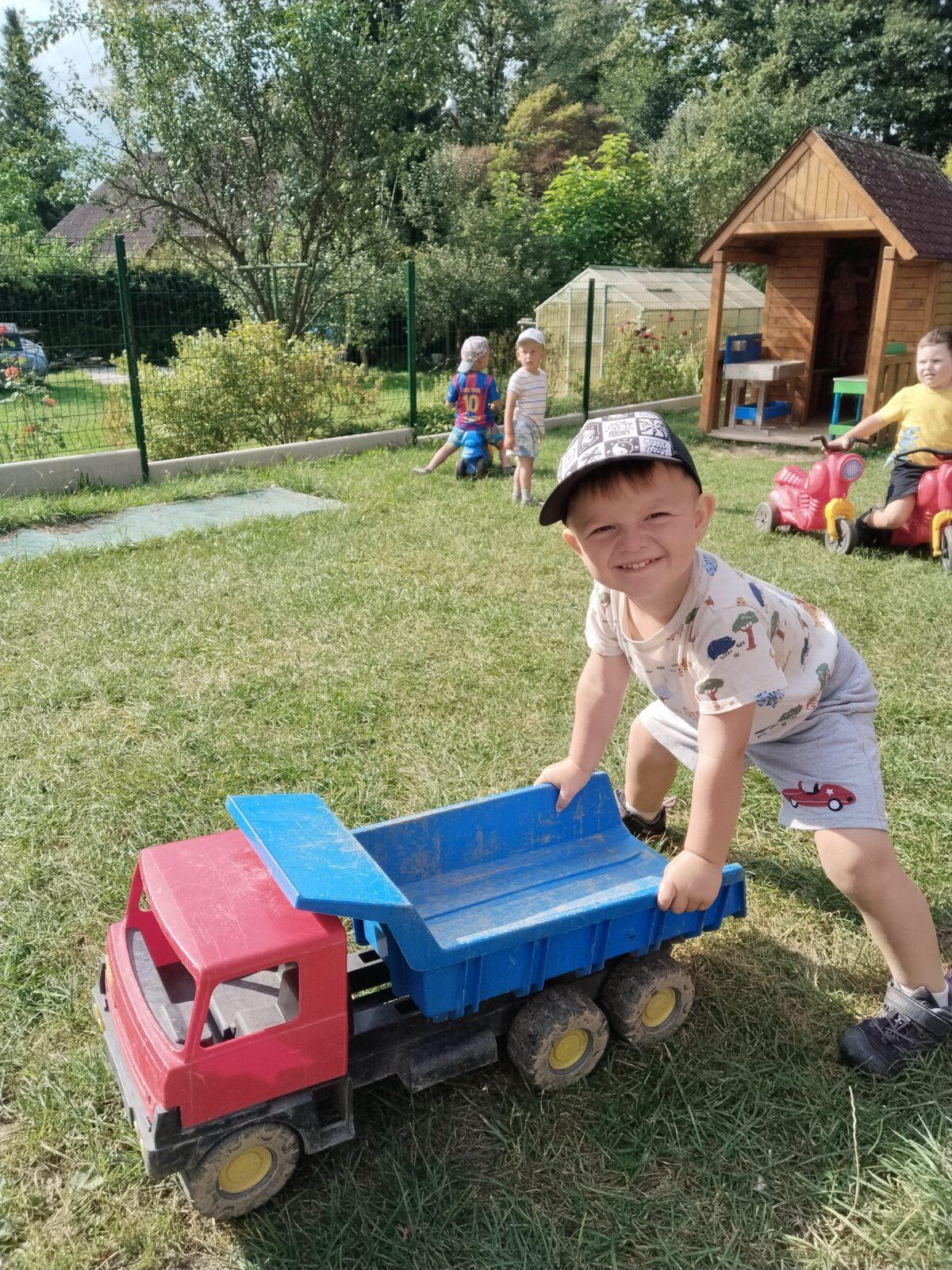 BROUČCI - HURÁ DO ŠKOLKY - 39