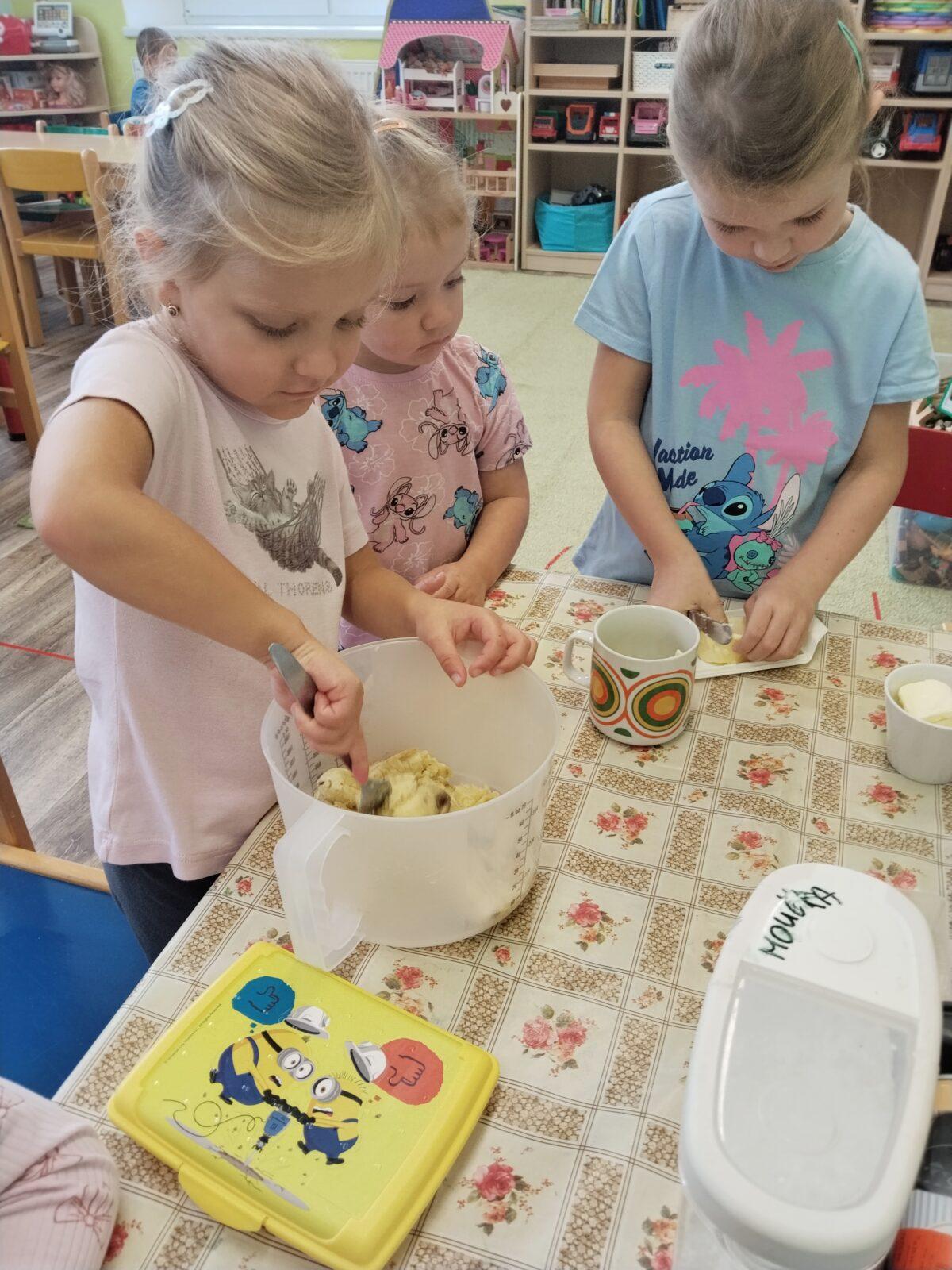 BROUČCI - HURÁ DO ŠKOLKY - 70