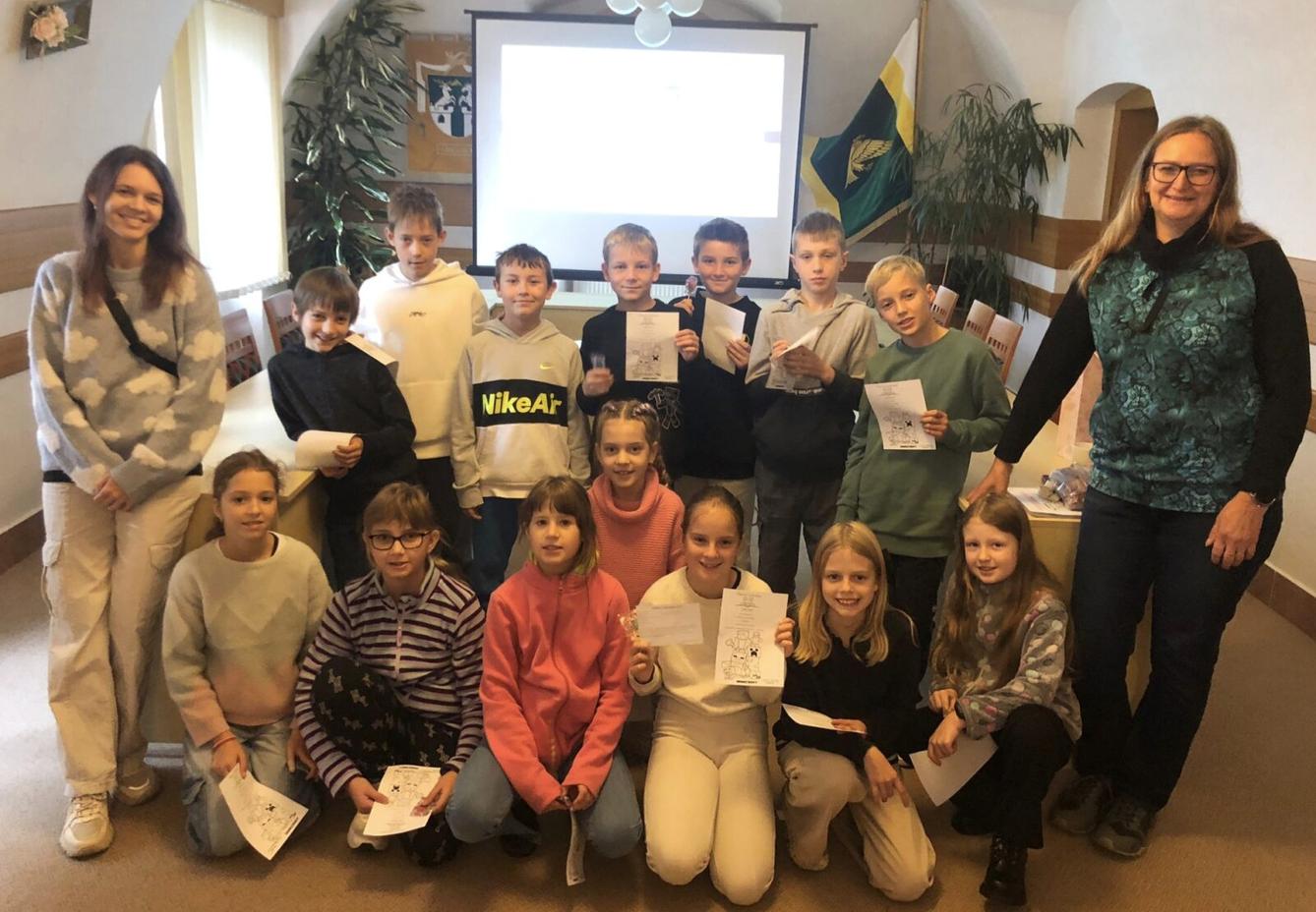 10. 10. - Žáci I. stupně v knihovně - 11