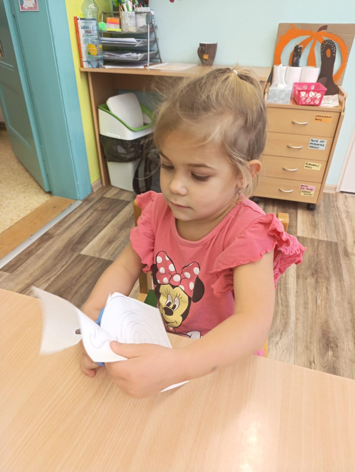 broučci: listí žloutne poletuje - 22