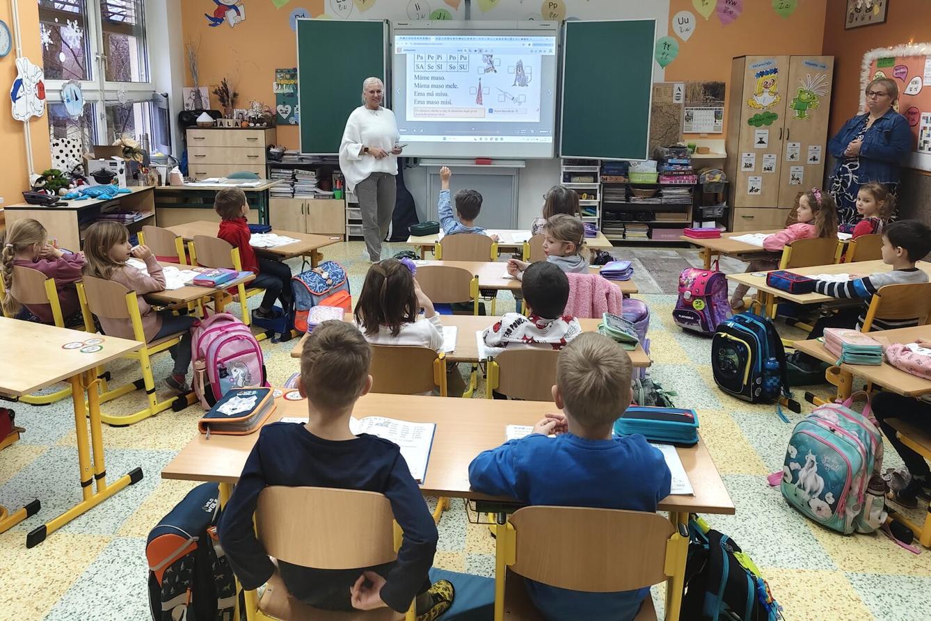 8. 12. Slavnostní předávání Slabikářů v 1. třídě - 1