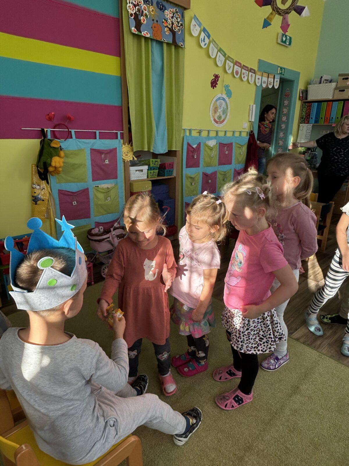 SLAVÍME: MYREČEK MĚL NAROZENINY - 5