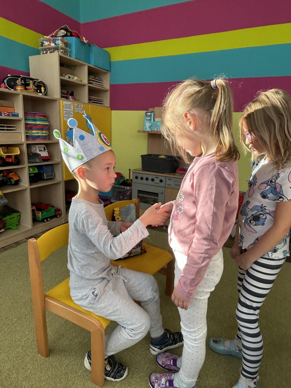 SLAVÍME: MYREČEK MĚL NAROZENINY - 6