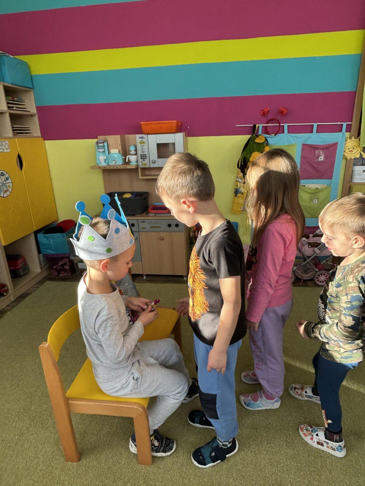 SLAVÍME: MYREČEK MĚL NAROZENINY - 8